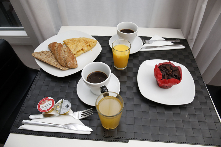 Food & Drinks 5, Vitium Urban Suites, Madrid