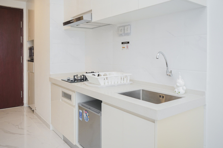 Others 3, Cozy Living Studio Sky House BSD Apartment By Travelio, South Tangerang