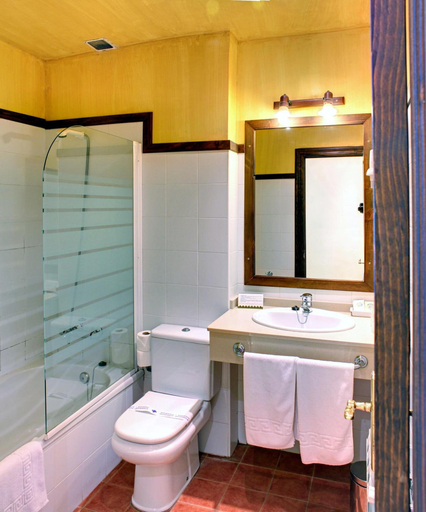 Bathroom 4, Coviella Hotel Rural, Asturias