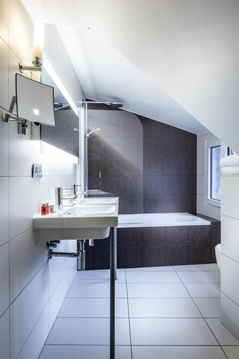 Bathroom 2, Masséna Hôtel, Paris