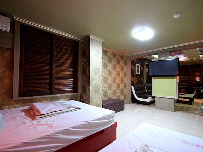 Bedroom 3, Brown Hotel, Suncheon
