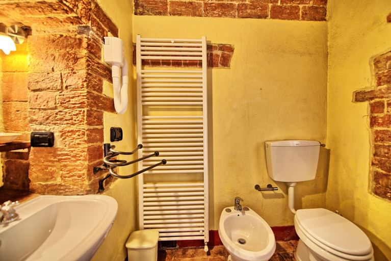 Bathroom 3, Podere Orietta, Siena