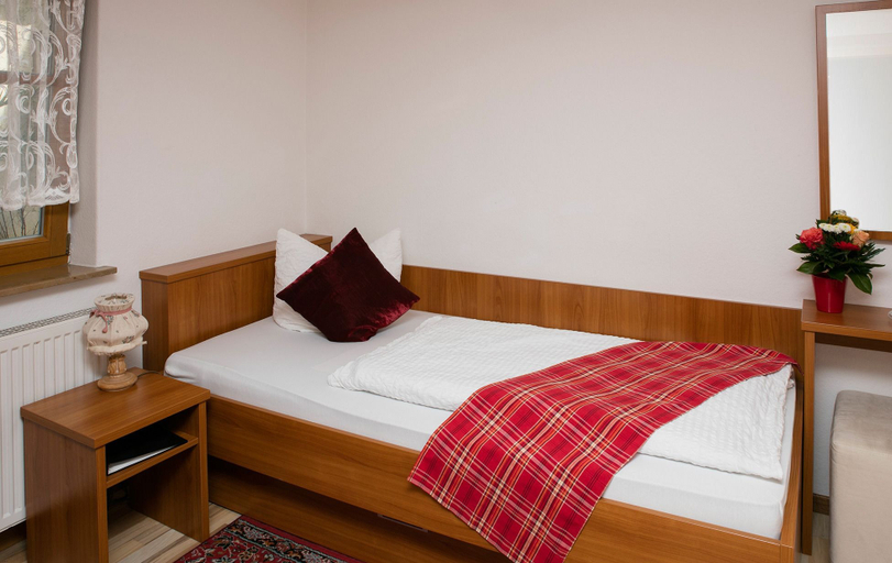 Bedroom 2, Hotel am Siebersturm, Ansbach