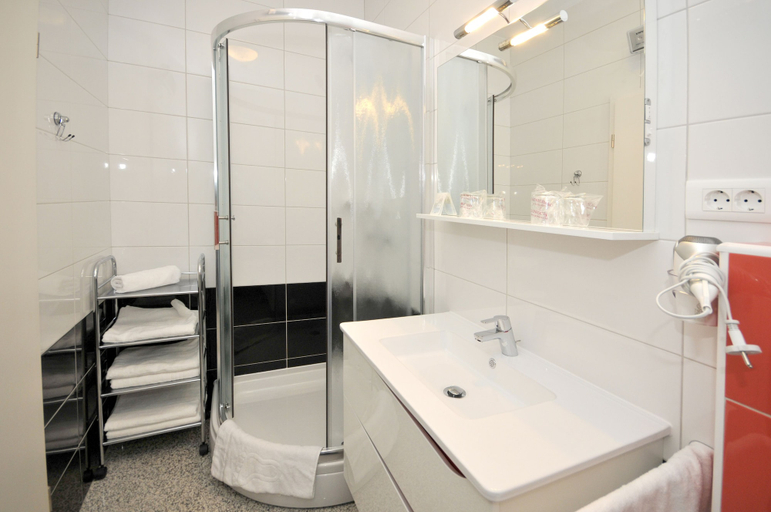Bathroom 4, Apartmani Trogir, Trogir