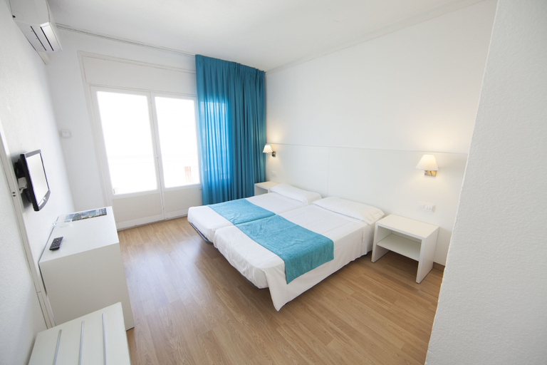 Bedroom 3, Hotel Villa Garbí, Girona