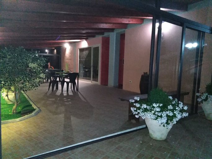 Others 5, Solerosa, Latina