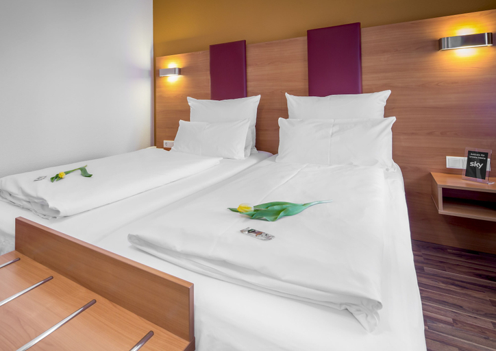 Bedroom 4, Hotel Burgschmiet, Nürnberg