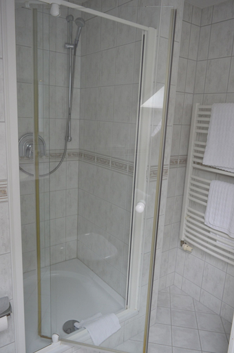 Bathroom 4, Wellness- und Vitalhotel Böhmhof, Regen