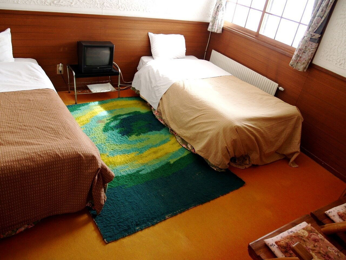 Bedroom 3, Woody House Kazamidori, Myōkō