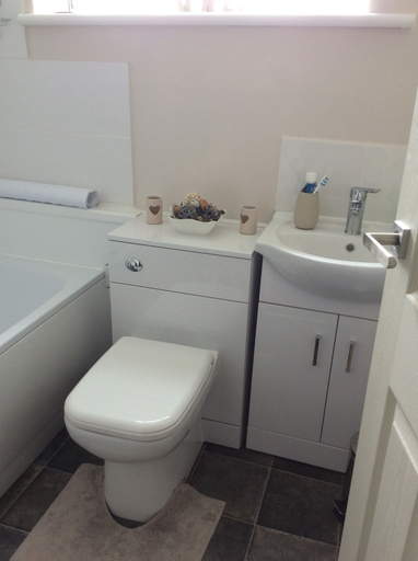Bathroom 3, 108 Gurnard Pines, Isle of Wight