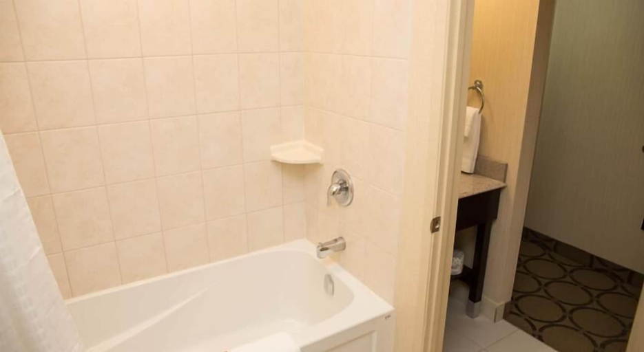 Bathroom 5, Econo Lodge Taber, Division No. 2