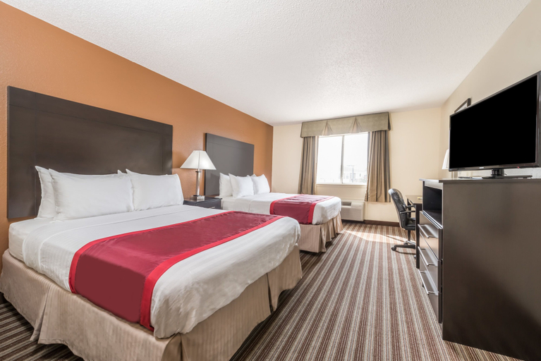 Bedroom 3, Days Inn & Suites by Wyndham Dallas, Dallas