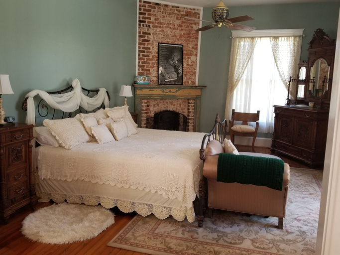 Bedroom 2, The Peach House, Atlanta
