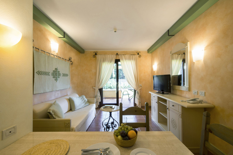 Bedroom 4, Lantana Resort Hotel & Apartments, Cagliari