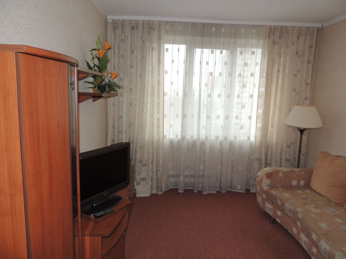 Others 5, Hotel Sanset, Western