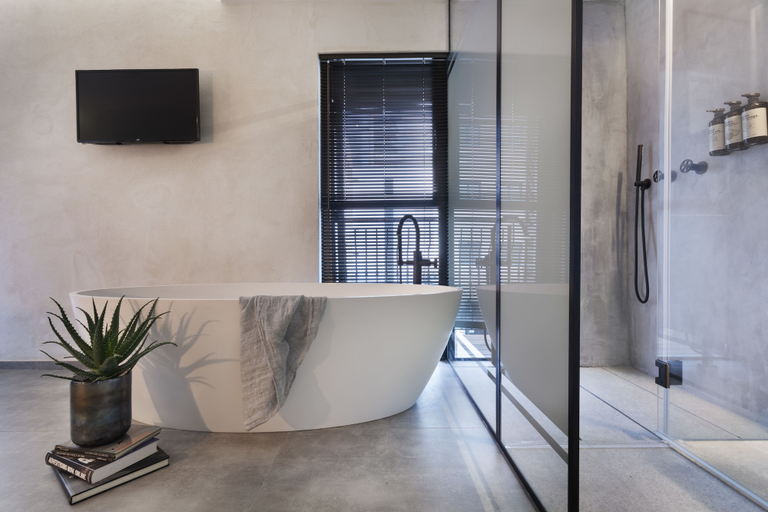 Bathroom 5, The Vera