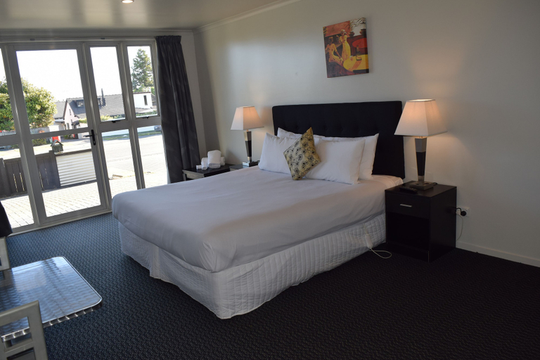 Bedroom 4, Silver Fern Lodge, Taupo