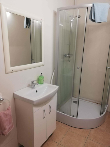 Bathroom 4, Reykjanes Guesthouse, Grindavík