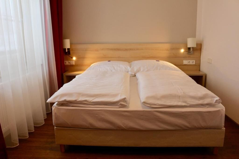 Bedroom 4, Landgasthof Schwarzberg, Traunstein