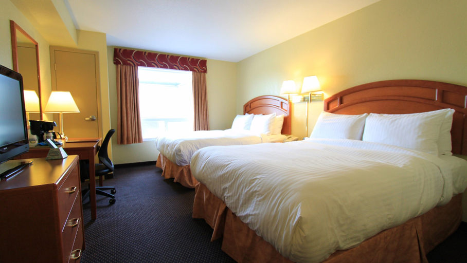 Bedroom 4, Days Inn & Suites by Wyndham Thompson, Division No. 22