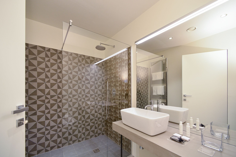 Bathroom 5, Hotel Villa Miravalle, Trento