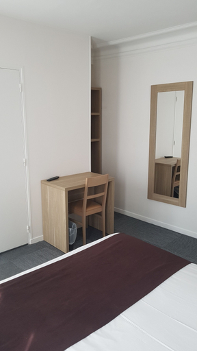 Bedroom 4, Hotel Cosmos, Paris
