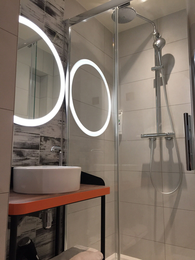 Bathroom 4, ibis Styles Paris Gare de Lyon Bastille, Paris