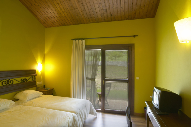 Bedroom 3, Coviella Hotel Rural, Asturias