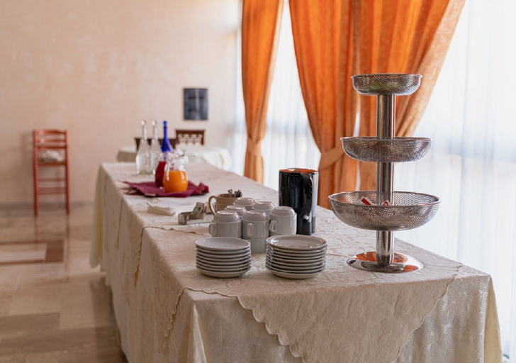 Food & Drinks 5, Villa Delle Rose, Oristano