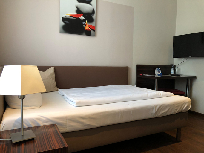 Bedroom 3, Hotel Restaurant Sonnenhof, Ammerland