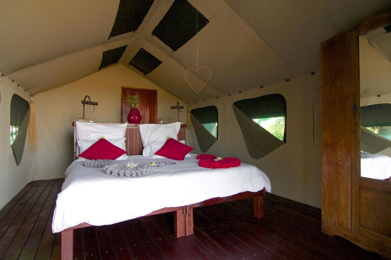 Bedroom 3, Nkasa Lupala Tented Lodge, Linyandi