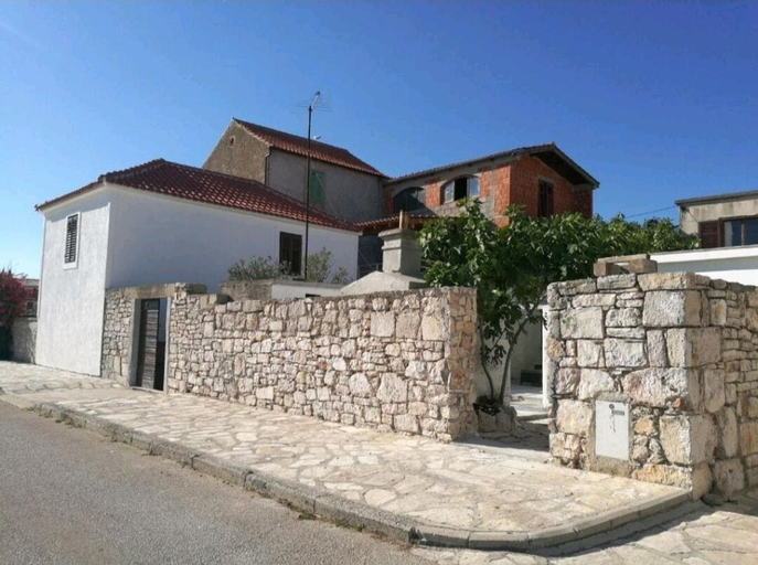 Exterior & Views 2, Stunning 2-bed House in Jezera With Sea Views, Tisno
