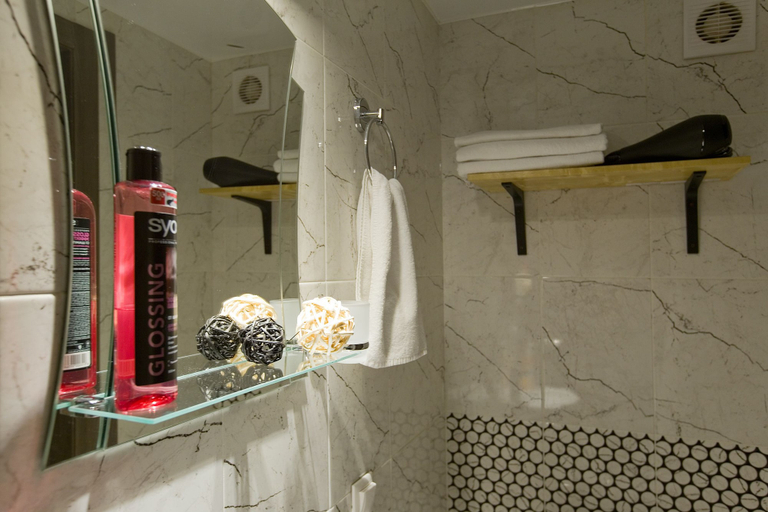 Bathroom 4, Apartment at the Red Bridge, Sankt-Peterburg gorsovet