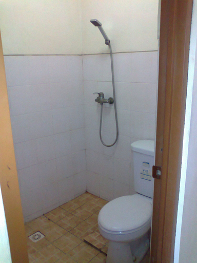 Bathroom, OYO 90380 Andalus Hotel Syariah, Surabaya