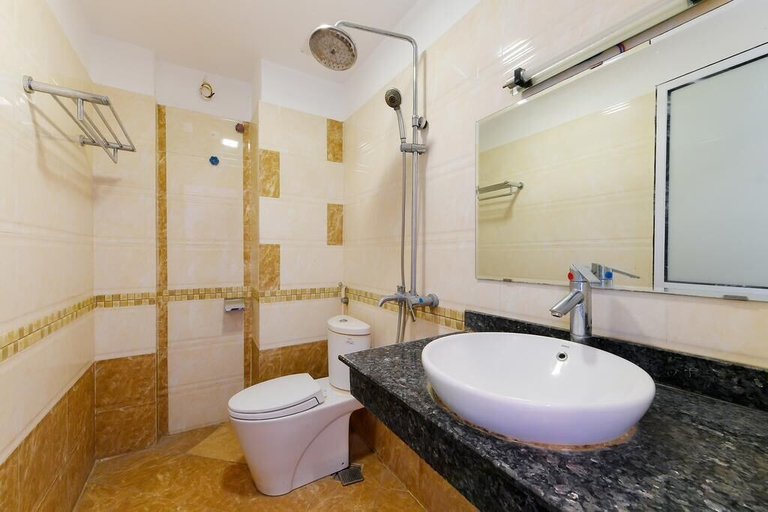 Bathroom 4, Tuan Tu Hotel, Đông Anh