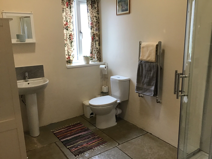 Bathroom 3, 1 Bed Lodge-sleeps 4-pet Friendly-free Parking, Herefordshire