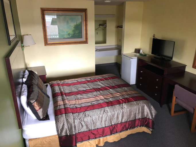 Bedroom 4, Salt Creek Inn, Brown