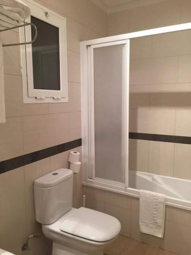 Bathroom 5, Hotel Ampolla Sol, Tarragona