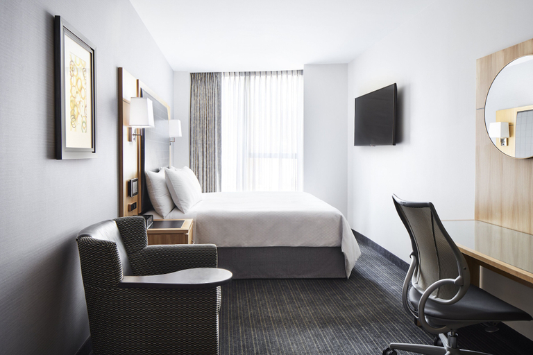 Bedroom 3, World Center Hotel, New York