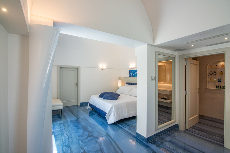 Bedroom 4, Grotta Palazzese, Bari