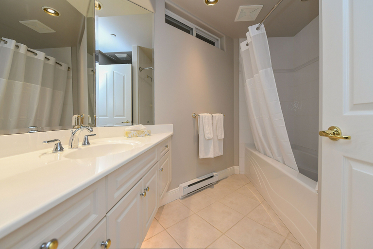 Bathroom 4, Crown Isle Resort and Golf Community, Comox-Strathcona