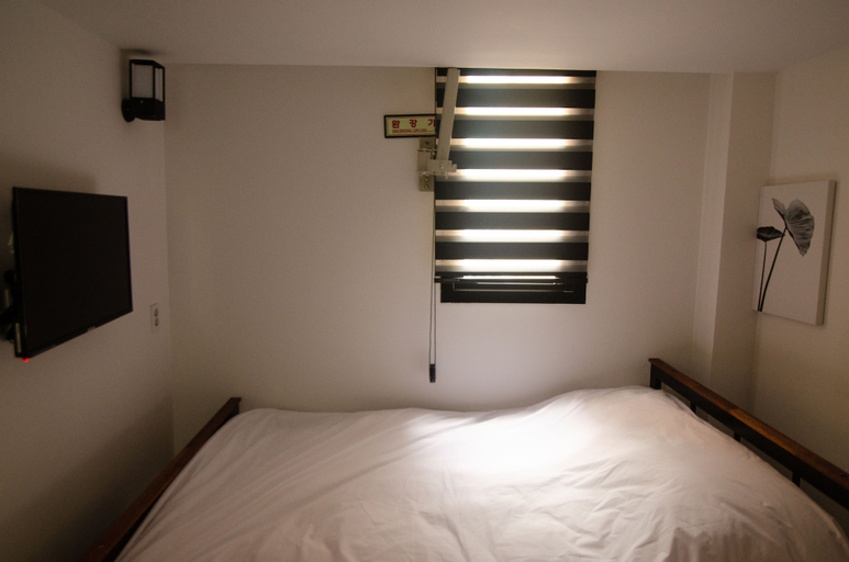 Bedroom 25