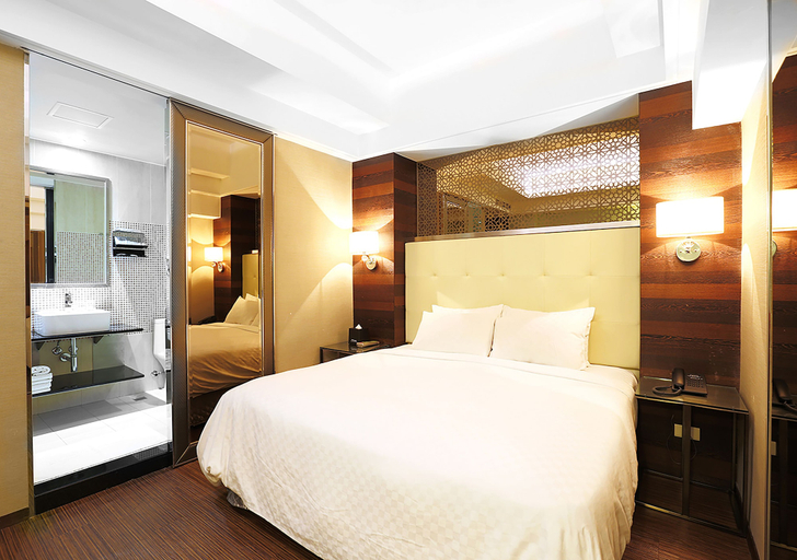 Bedroom 2, Royal Group Hotel Ho Yi Branch, Kaohsiung