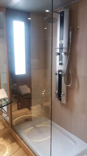 Bathroom 5, Bahia Boutique Apartments, Málaga