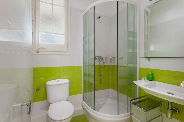 Bathroom 3, BarcelonaForRent The Living Apartment, Barcelona