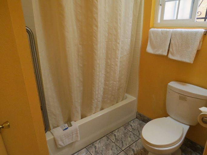 Bathroom 5, Calico Motel, Orange