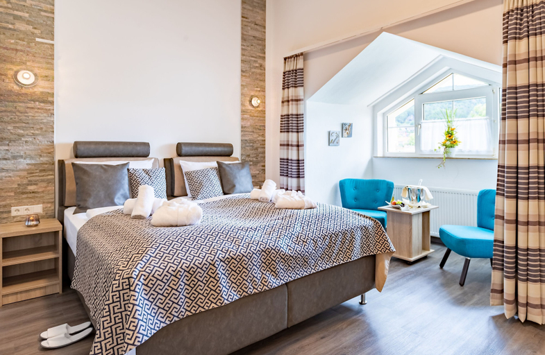 Bedroom 2, Hotel Badehof, Fulda