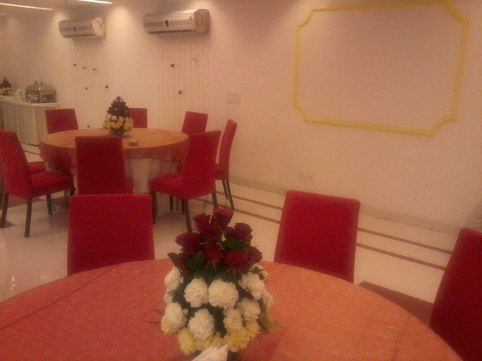 Food & Drinks 4, Clarks Inn Kailash Colony, Delhi