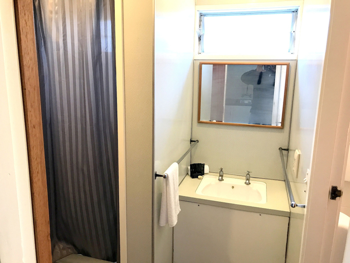 Bathroom 3, Greenview Motel, Rotorua