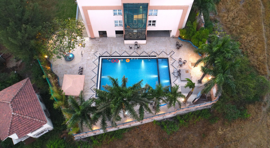 Sport & Beauty 5, 7 Apple Resort Lonavala, Pune